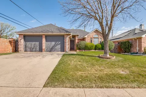 801 Lowe Dr, Cedar Hill, TX 75104