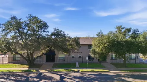 150 S Main St, Euless, TX 76040