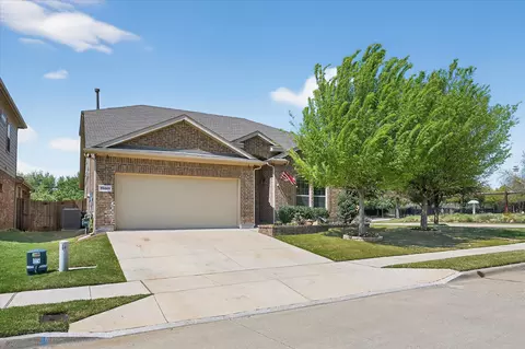 15845 Oak Pointe Dr, Fort Worth, TX 76177