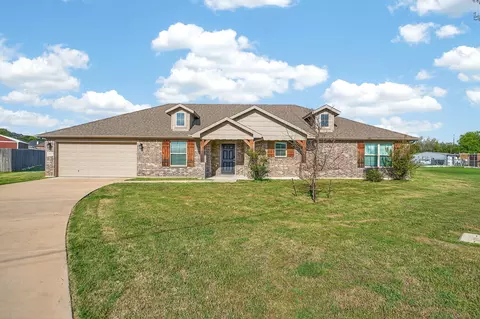 3905 Chippewa Ct, Granbury, TX 76048