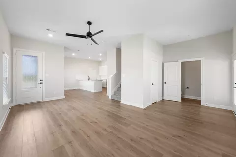 736 Carson Ln, Pilot Point, TX 76258 photo 3