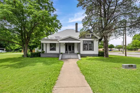 741 N Anglin St, Cleburne, TX 76033