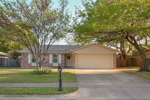 1121 Celeste St, Crowley, TX 76036