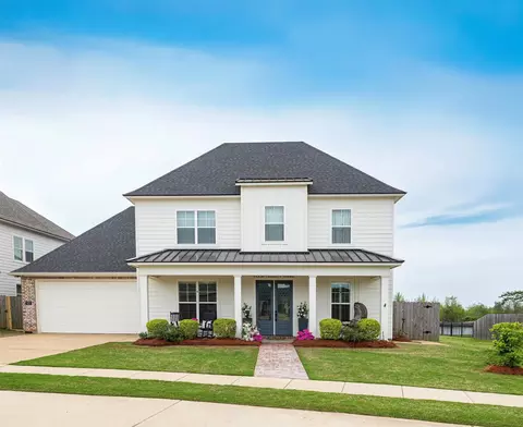 423 N Lost River Dr, Benton, LA 71006