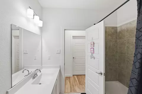 Bath - 7645 Spring Dr, Watauga, TX 76148 photo 3 of 3