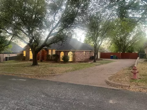 201 Chaparral Dr, Hillsboro, TX 76645
