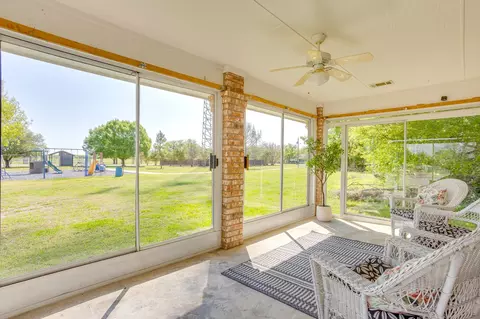108 S Douglas St, Covington, TX 76636