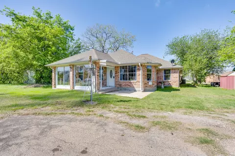 Exterior - 108 S Douglas St, Covington, TX 76636 photo 7 of 9
