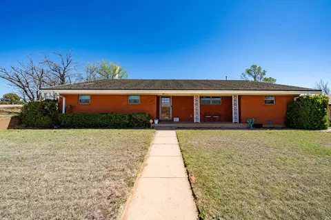 412 N Orange St, Roby, TX 79543