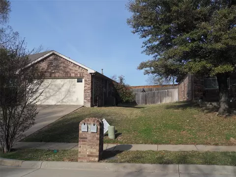 Exterior - 2607 Trinity Ter, Corinth, TX 76210 photo 3 of 4