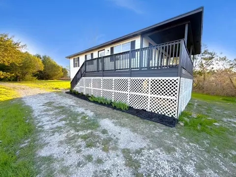 2304 Beverly Dr, Granbury, TX 76048