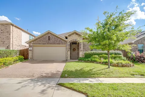 8621 Glenburne Dr, Fort Worth, TX 76131