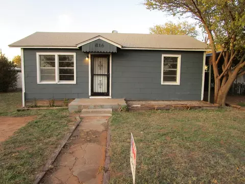 816 E 11th St, Colorado City, TX 79512