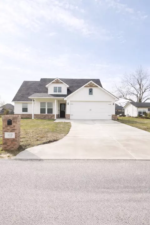310 W Tate St, Robinson, TX 76706