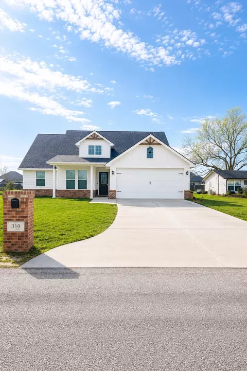 310 W Tate St, Robinson, TX 76706