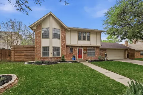 508 Country Green Ln, Arlington, TX 76011