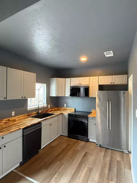 611 Oriole Blvd #703, Duncanville, TX 75116