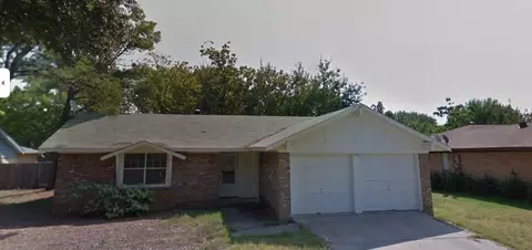 5410 Kings Manor Dr, Lake Dallas, TX 75065