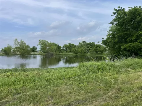 394 Emerald Glenn Ln, Pilot Point, TX 76258