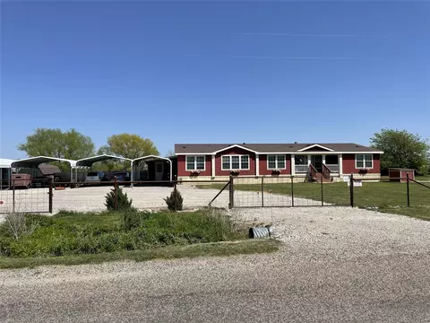 394 Emerald Glenn Ln, Pilot Point, TX 76258