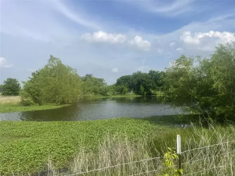 394 Emerald Glenn Ln, Pilot Point, TX 76258