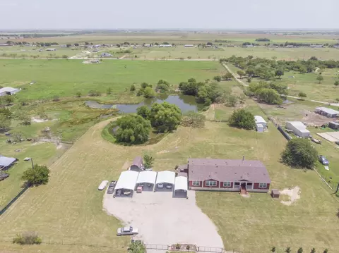 394 Emerald Glenn Ln, Pilot Point, TX 76258