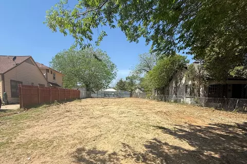 2315 W Lovers Ln, Dallas, TX 75235