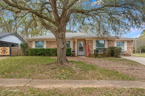 9000 Lone Oak Dr, Shreveport, LA 71118