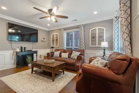 3909 Locke Ave, Fort Worth, TX 76107