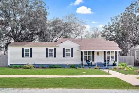 3909 Locke Ave, Fort Worth, TX 76107