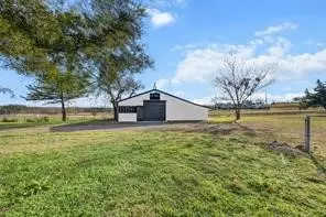 220 Coyote Trl, Rhome, TX 76078