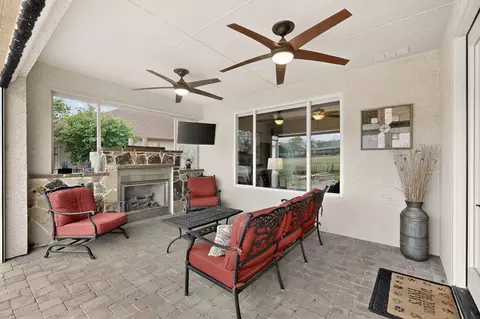 Exterior - 8805 Compton St, Denton, TX 76207 photo 4 of 6