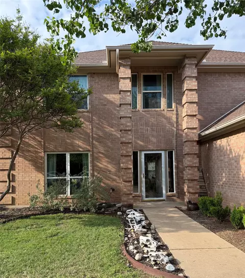 7433 Steward Ln, North Richland Hills, TX 76182