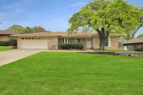 4203 Pleasant Hill Dr, Arlington, TX 76016