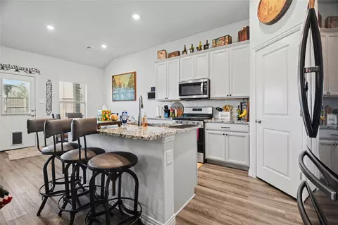 223 Sunshine Ln, Lavon, TX 75166