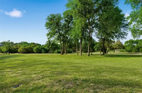 1 Covington Dr, Woodway, TX 76712