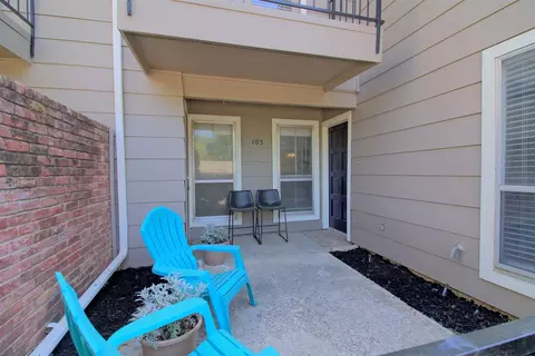 7510 Holly Hill Dr #105, Dallas, TX 75231
