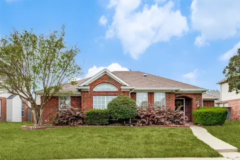 8402 Hartford Dr, Rowlett, TX 75089