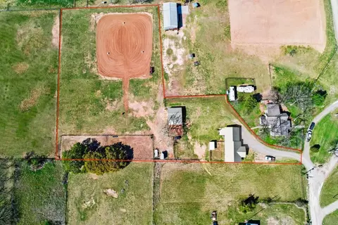 207 N Sand St, Comanche, TX 76442