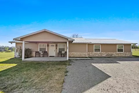 Exterior - 207 N Sand St, Comanche, TX 76442 photo 1 of 6