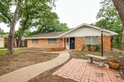 1809 Glenbrook Dr, Irving, TX 75061