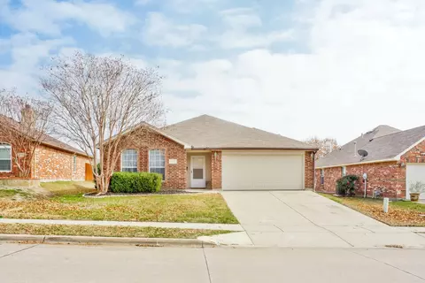 6112 Tilapia Dr, Fort Worth, TX 76179