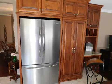 Kitchen - 201 NE 8th St, Springhill, LA 71075 photo 1 of 3