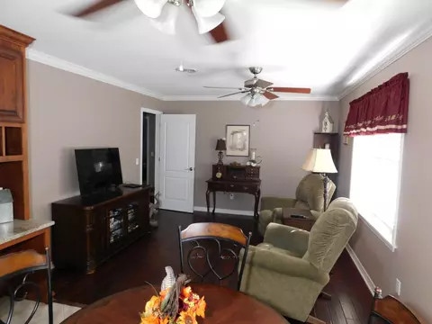 Living - 201 NE 8th St, Springhill, LA 71075 photo 4 of 4