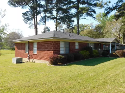 Exterior - 201 NE 8th St, Springhill, LA 71075 photo 3 of 13