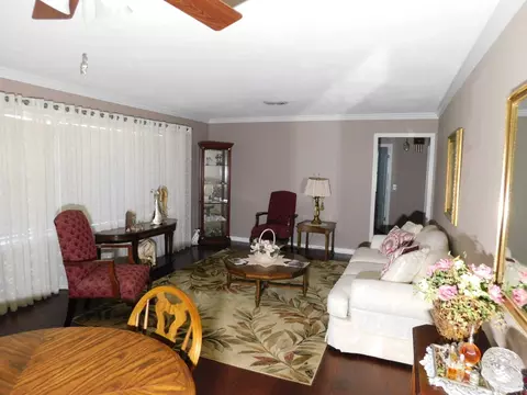 Living - 201 NE 8th St, Springhill, LA 71075 photo 1 of 4