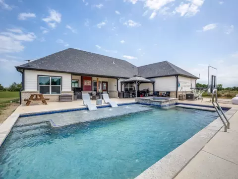 1144 Alamo Rd, Montague, TX 76251