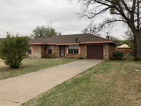 604 S Cedar St, Seymour, TX 76380
