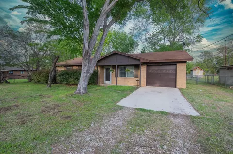 1020 Rosebud Dr, Azle, TX 76020