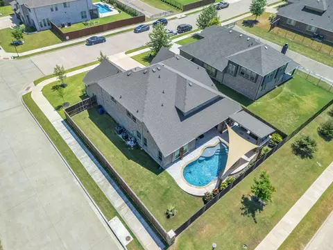 4002 Grove Valley Rd, Midlothian, TX 76065